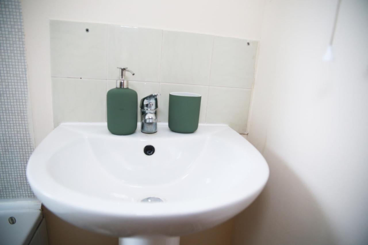 Apartamento Canning Town Warms Cozy One Bedroom Londres